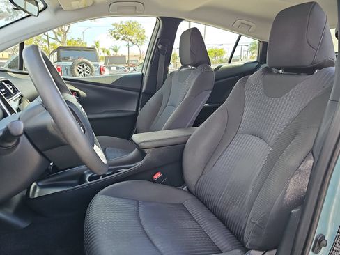 Used 2017 Toyota Prius Two w/ Carpet Mat Package FWD image 14