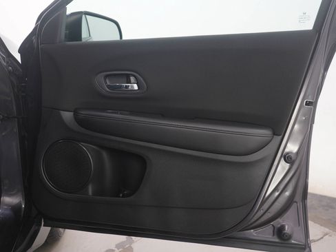 Used 2016 Honda HR-V LX image 9