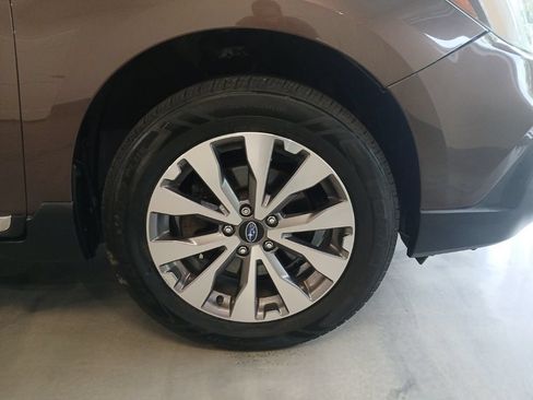 Used 2019 Subaru Outback 2.5i Touring AWD/4WD image 7