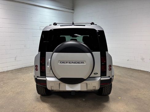 Used 2023 Land Rover Defender 110 SE AWD/4WD image 8
