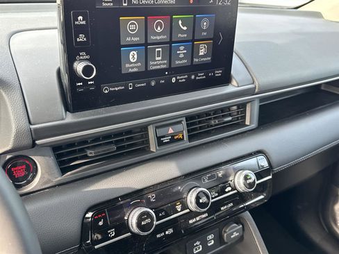 Used 2025 Honda Pilot Touring image 23