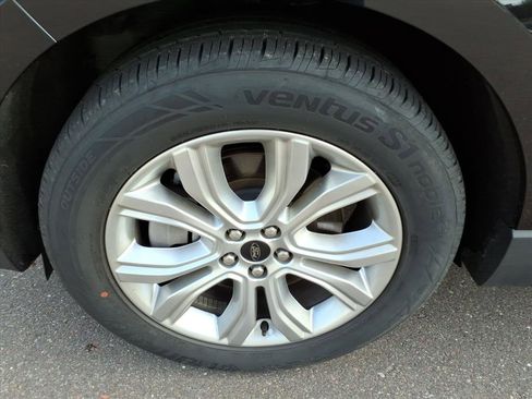 Used 2024 Ford Edge Titanium w/ Equipment Group 301A image 10