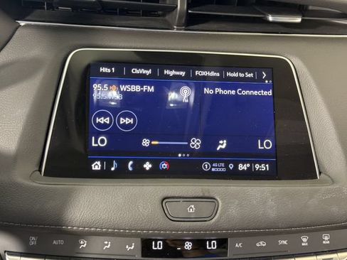 Used 2023 Cadillac XT4 Premium Luxury FWD image 8