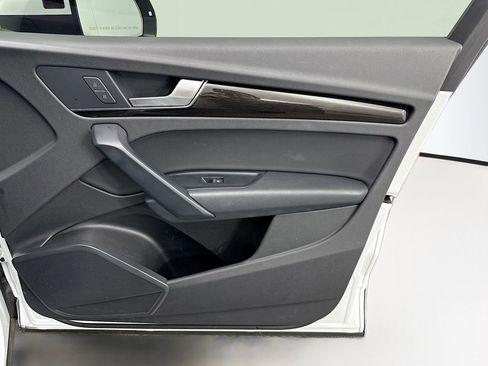 Used 2020 Audi Q5 e Premium w/ Convenience Package image 24