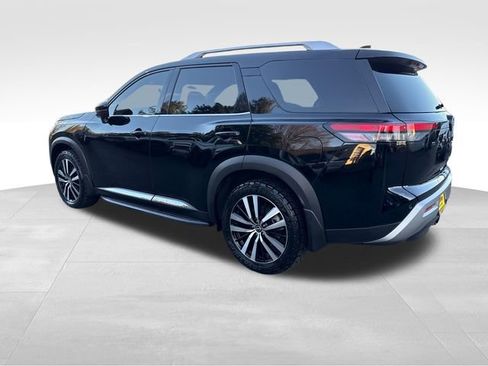 Used 2024 Nissan Pathfinder Platinum w/ Lighting Package (N93) image 8