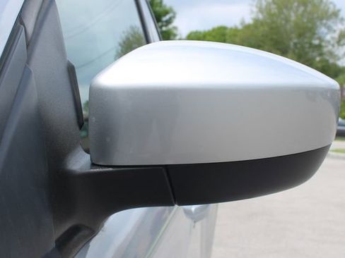 Used 2017 Ford Escape SE FWD image 7