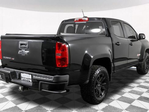 Used 2019 Chevrolet Colorado Z71 w/ Z71 Midnight Edition AWD/4WD image 17