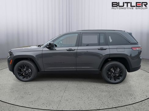 New 2026 Jeep Grand Cherokee Altitude AWD/4WD image 3