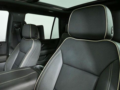 New 2026 GMC Yukon Elevation w/ Elevation Premium Package RWD image 15