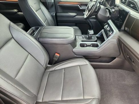 Used 2024 GMC Sierra 1500 Denali w/ Technology Package AWD/4WD image 13