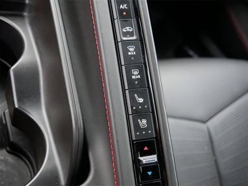 Used 2023 Chevrolet Corvette Stingray Premium Conv w/ Z51 Performance Package image 29