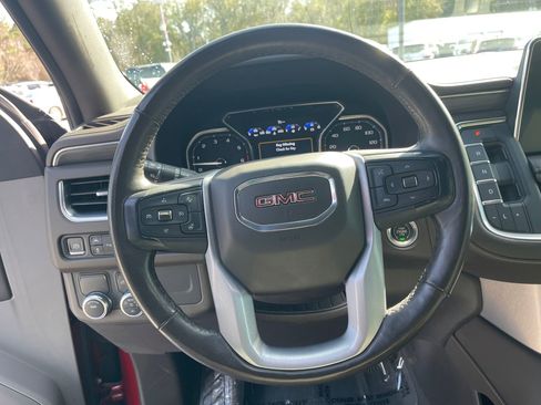 Used 2021 GMC Yukon XL SLT w/ SLT Luxury Package image 16