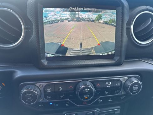 Used 2021 Jeep Wrangler Unlimited Rubicon 4xe w/ Cold Weather Group AWD/4WD image 8