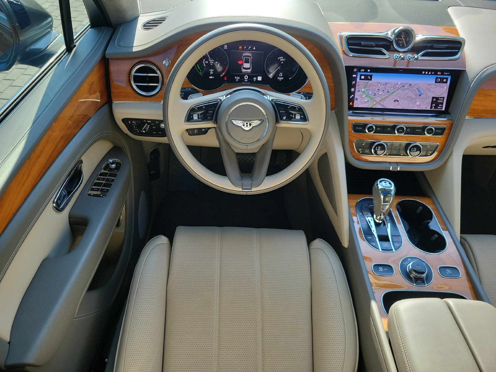 Certified 2023 Bentley Bentayga Plug-In Hybrid AWD/4WD image 26
