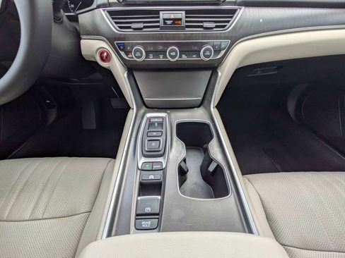Used 2019 Honda Accord Touring image 22