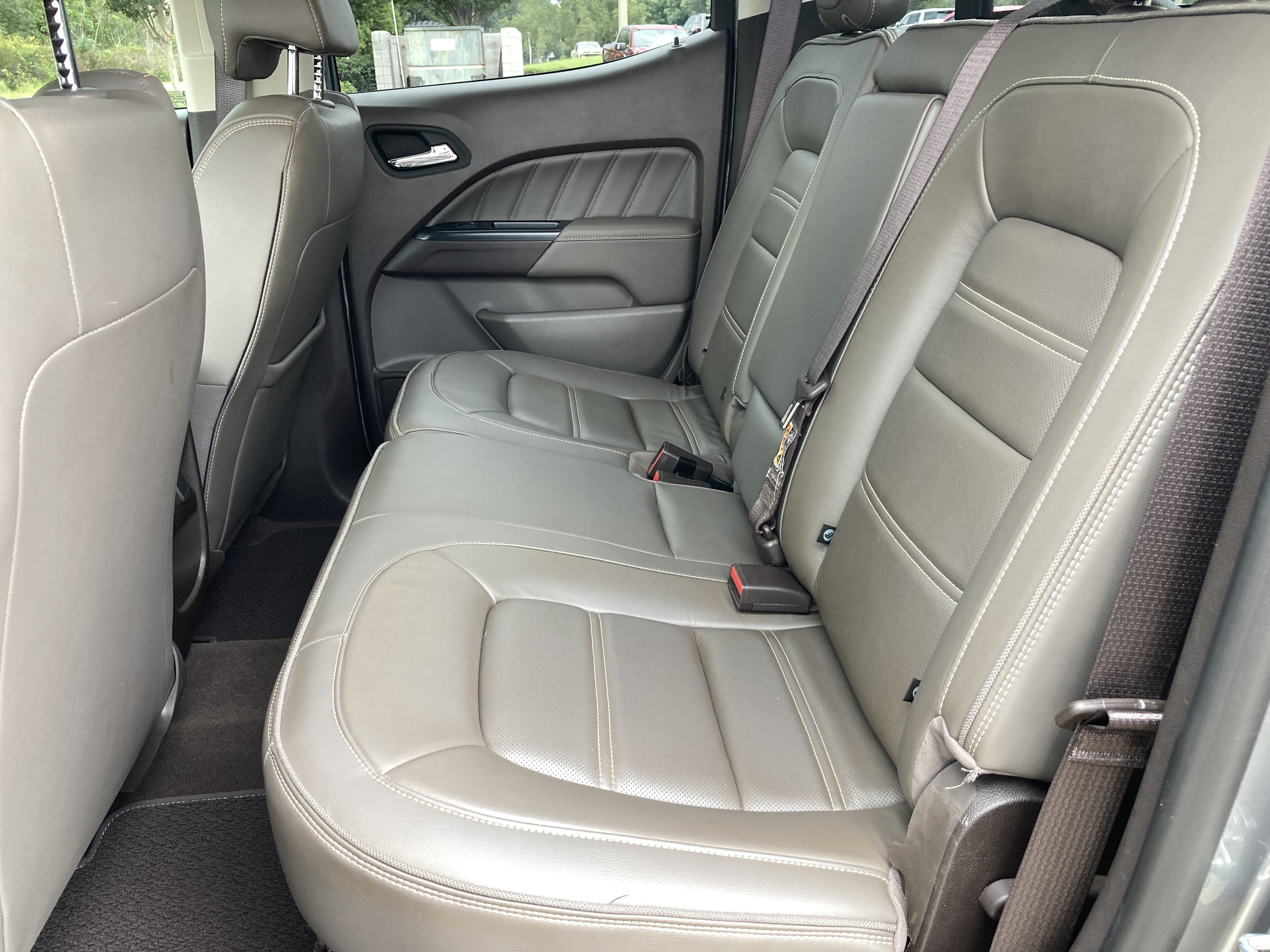 Used 2022 GMC Canyon Denali RWD image 14