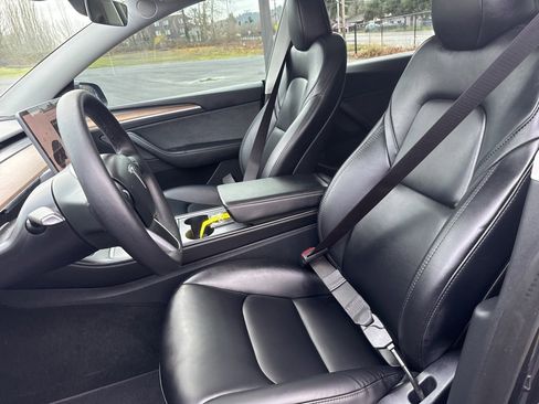 Used 2024 Tesla Model Y Long Range image 13