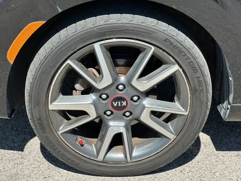 Used 2020 Kia Soul GT-Line FWD image 24