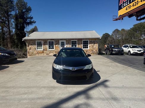 Used 2013 Toyota Camry LE image 2