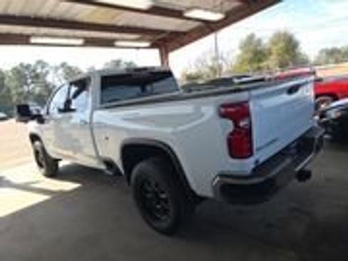Used 2021 Chevrolet Silverado 2500 LTZ image 3