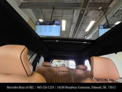 Used 2023 Jeep Grand Cherokee Summit w/ Adv Protech Group IV AWD/4WD image 16
