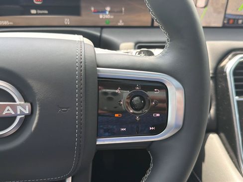 Used 2025 Nissan Armada Platinum Reserve AWD/4WD image 29