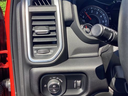 Used 2024 RAM 2500 Big Horn w/ Safety Group image 27