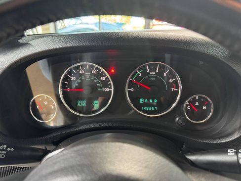 Used 2012 Jeep Wrangler Unlimited Sport w/ Connectivity Group AWD/4WD image 18