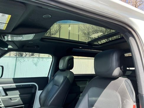 Used 2022 Land Rover Defender 90 X-Dynamic HSE image 19