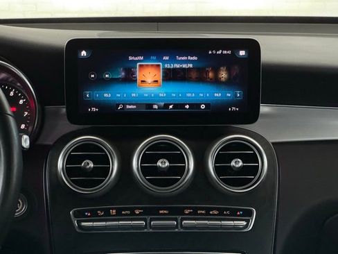 Used 2022 Mercedes-Benz GLC 300 image 27