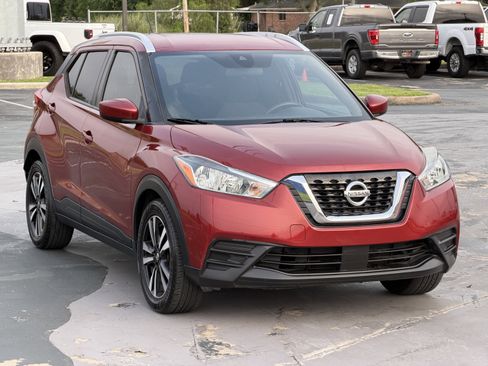 Used 2020 Nissan Kicks SV FWD image 3