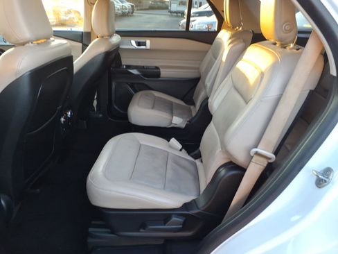 Used 2020 Ford Explorer Limited image 11