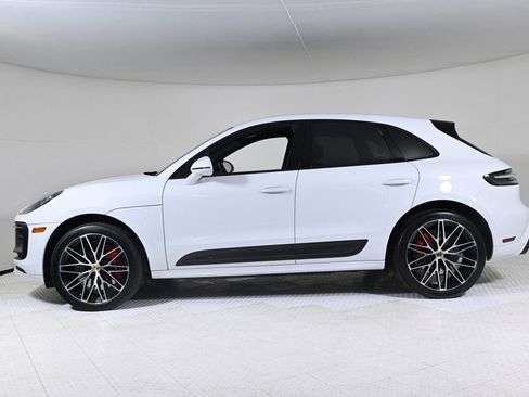 Certified 2022 Porsche Macan GTS image 2
