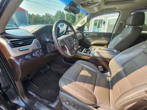 Used 2016 GMC Yukon XL Denali w/ Open Road Package AWD/4WD image 9