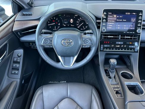 Used 2022 Toyota Avalon XLE w/ Moonroof Package FWD image 15
