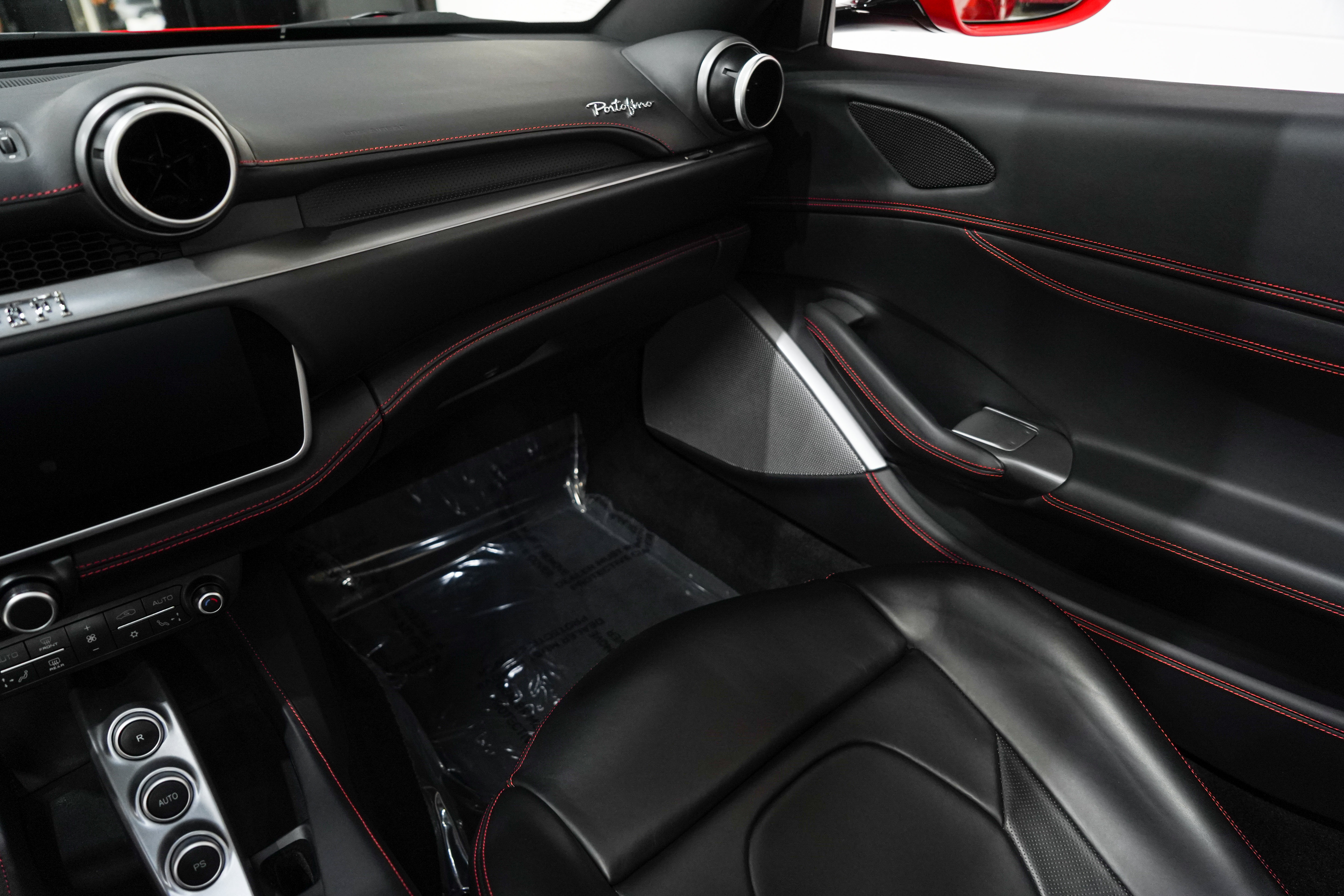 Used 2019 Ferrari Portofino RWD image 14