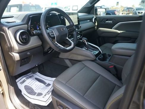 Used 2025 Chevrolet Colorado ZR2 w/ ZR2 Bison Edition AWD/4WD image 8