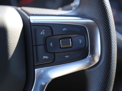 Used 2025 Chevrolet Blazer LT image 12