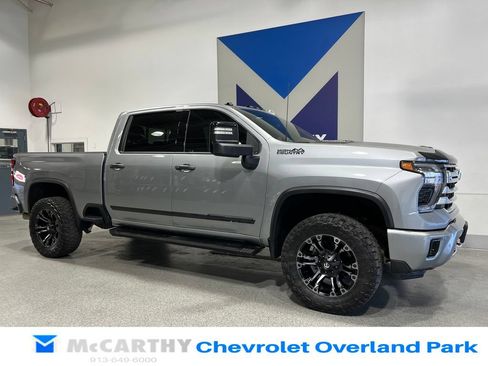 Used 2024 Chevrolet Silverado 3500 High Country w/ Technology Package AWD/4WD image 3
