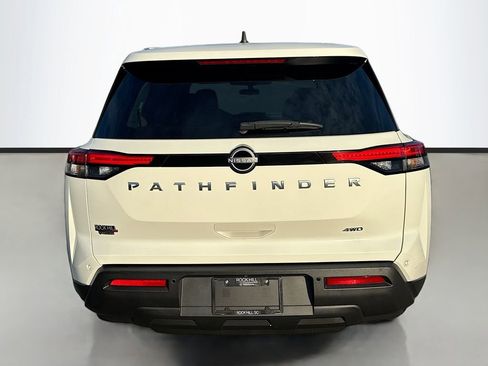 Used 2023 Nissan Pathfinder S image 6