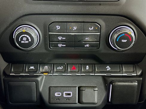 Used 2022 Chevrolet Silverado 1500 Custom Trail Boss AWD/4WD image 15