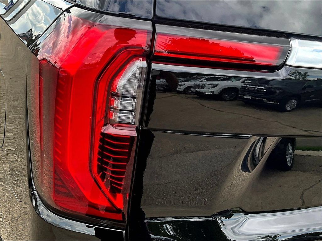 New 2026 GMC Yukon XL Denali w/ Sun & Power Step Package AWD/4WD image 30