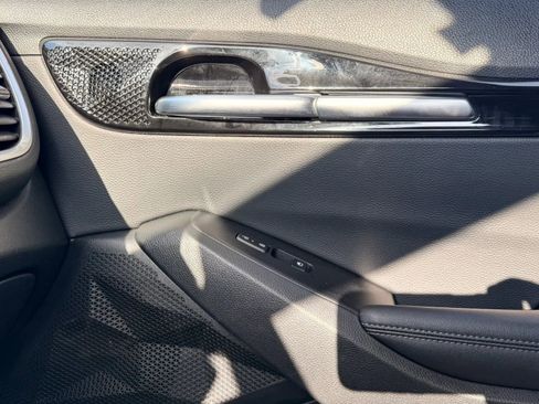 Used 2025 Kia Seltos S image 25