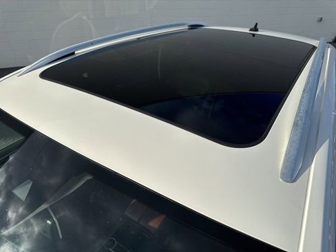 Used 2016 Volkswagen Touareg Executive image 36