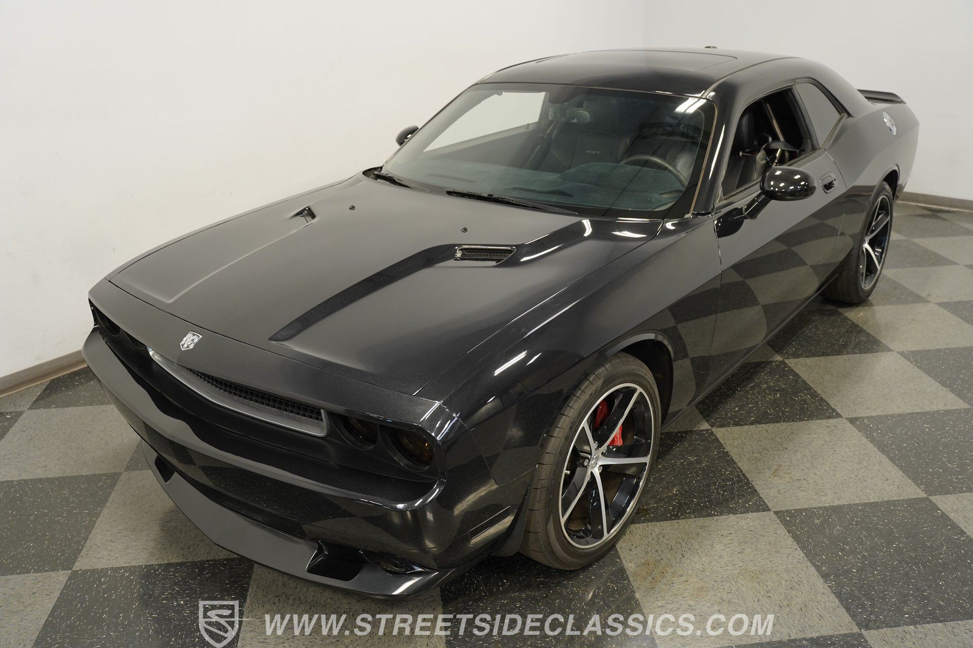 Used 2010 Dodge Challenger SRT8 w/ SRT Option Group II RWD image 19