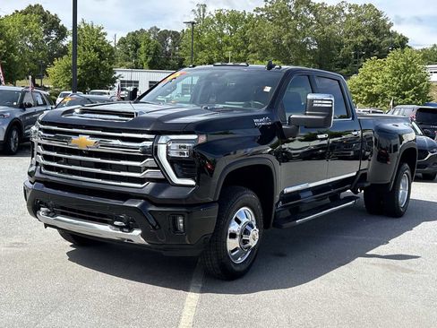 Used 2024 Chevrolet Silverado 3500 High Country w/ High Country Premium Package AWD/4WD image 2