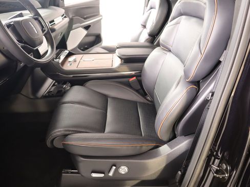 New 2026 Lincoln Navigator L Black Label AWD/4WD image 11