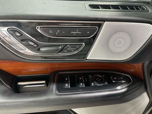 Used 2018 Lincoln Navigator L Reserve w/ Technology Package AWD/4WD image 12