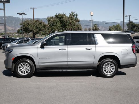 Used 2024 Chevrolet Suburban LT image 7