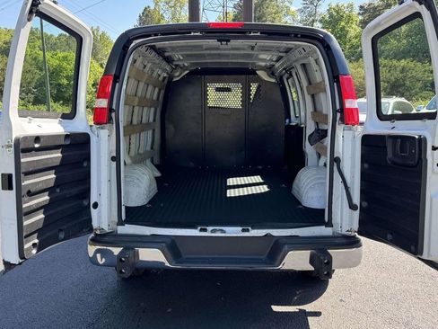 Used 2024 GMC Savana 2500 w/ Driver Convenience Package RWD image 16